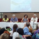 v.l.n.r.: Monica Wanjiru, Heinz Hödl, Anna Kirchengast, Bischof Broderick Pabillo
