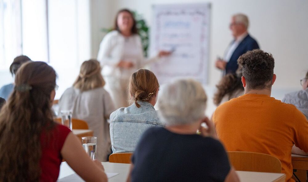 Erwachsenenbildung / IEF ARISE-Akademie als Bachelor-Lehrgang staatlich anerkannt
